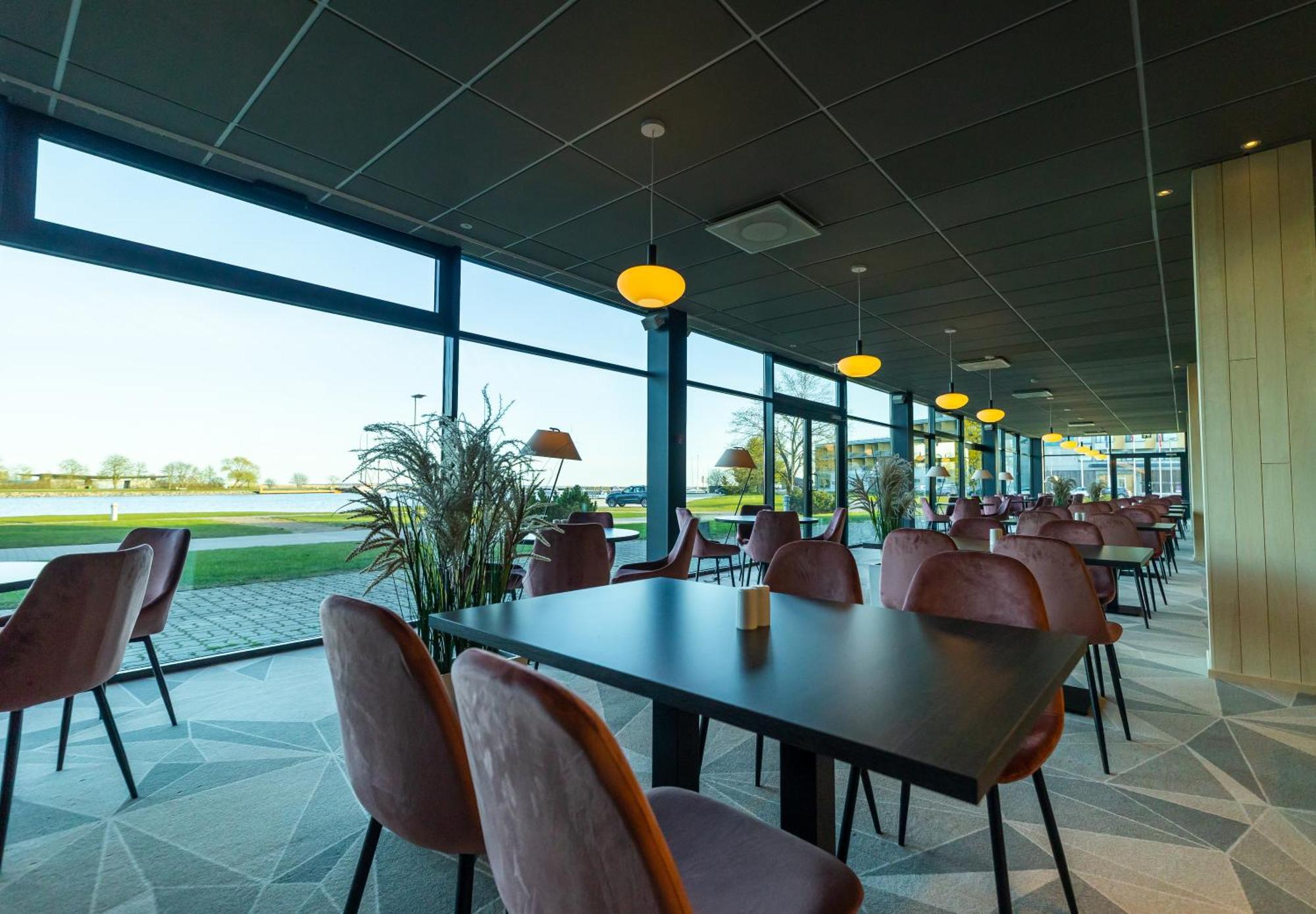 Oe Seaside Suites & Spa Kuressaare Exteriér fotografie